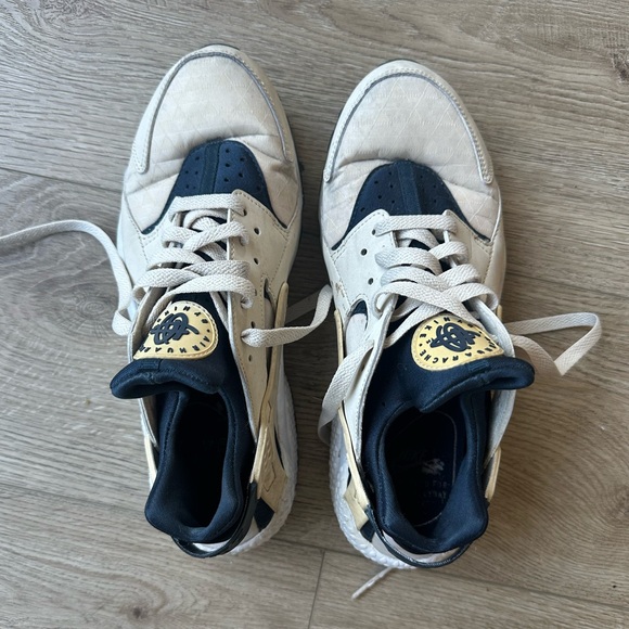 Nike Women’s Air Huarache Run “Orewood Brown” - 7.5 - Picture 2 of 7